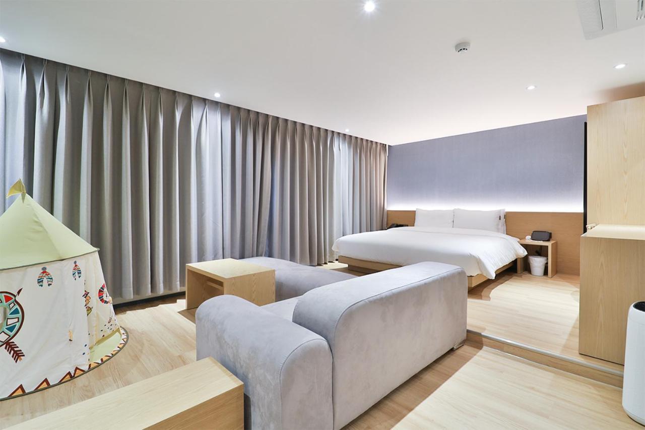 Custom Hotel Ilsan Ni Esterno foto